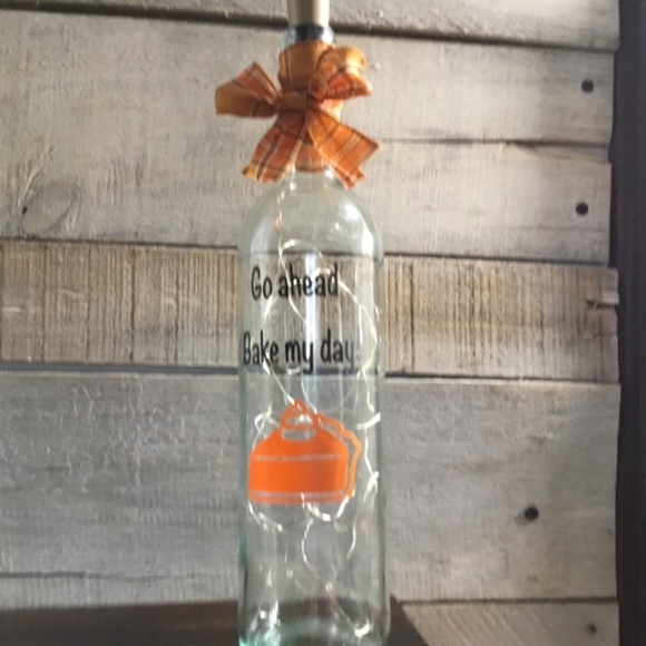 Handmade- Fall decor ‘Bake my day’ lighted wine bottle - Picture 4 of 5